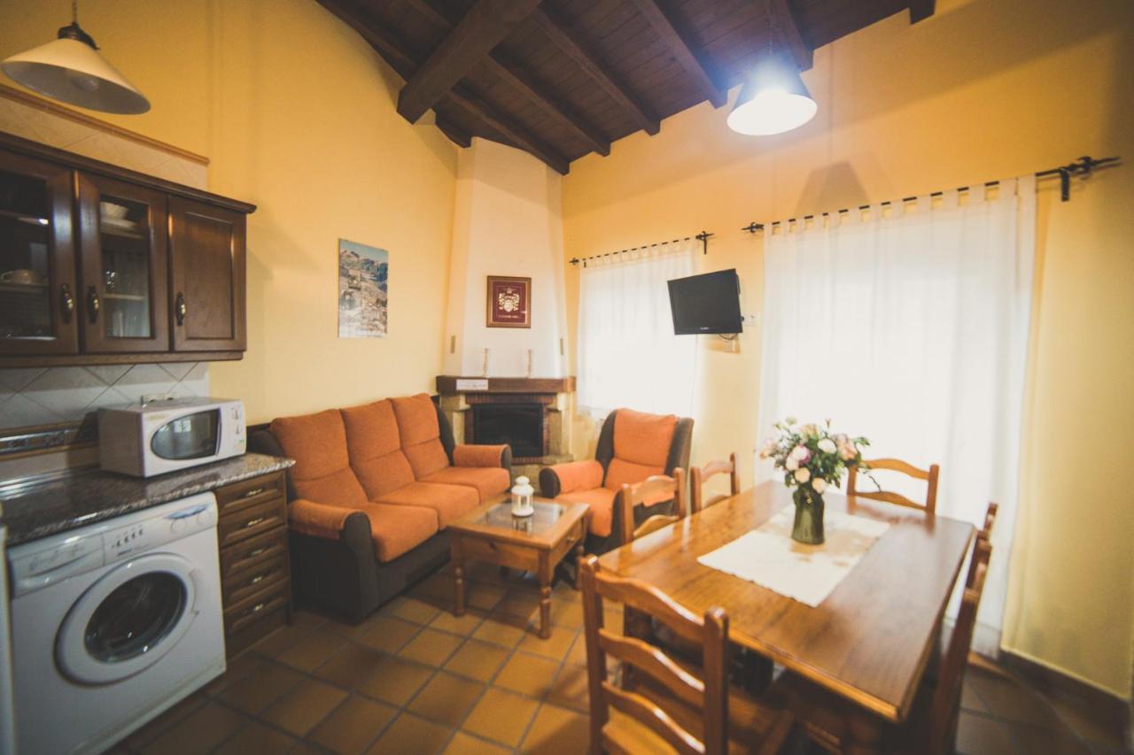 Casa Rural Puerta Del Sol II De 2 Habitaciones Candelario Buitenkant foto